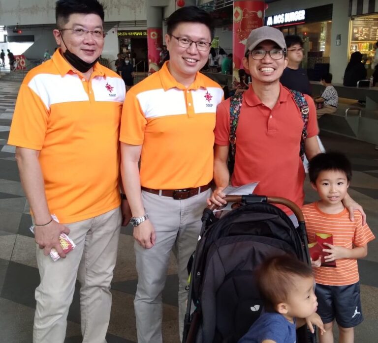 Sembawang GRC Division’s CNY Greet-the-residents Outreach